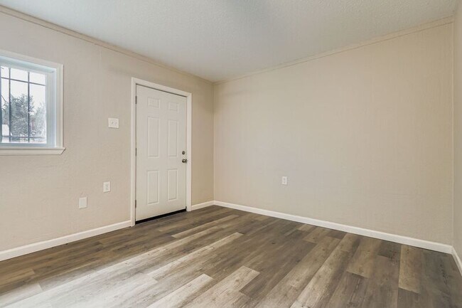 Building Photo - 1129 Valley Manor Ct