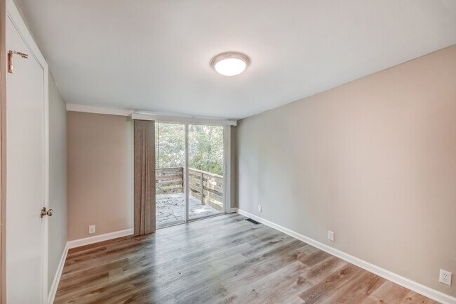 Building Photo - 100 Red Ln Cir