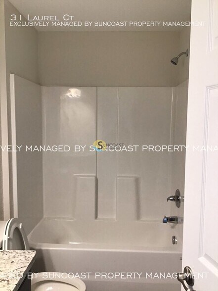 Building Photo - 31 Laurel Ct