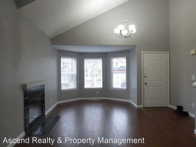 Building Photo - 4 br, 2.5 bath House - 18860 SW Christophe...