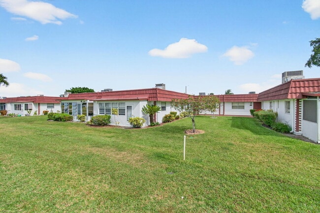 Building Photo - 213 Waterford Cresent