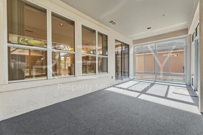 Building Photo - 280 Whispering Wind Dr