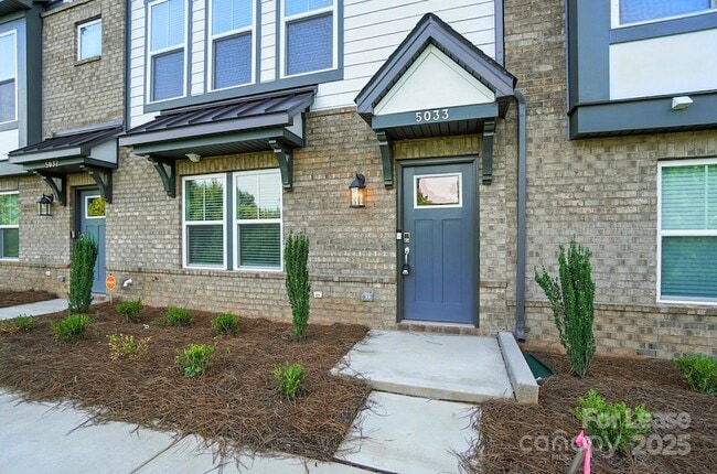 Building Photo - 5033 Westmead Ln