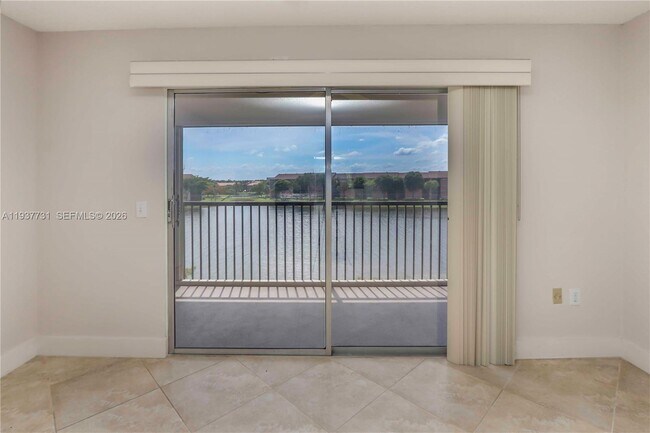 Building Photo - 850 SW 138th Ave