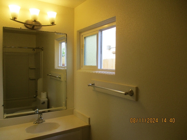 Building Photo - 236 Avenida Del Poniente