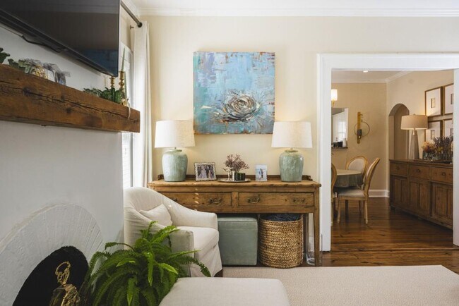 Building Photo - 801 Durant Pl NE