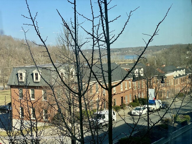 Building Photo - 91 Broadway