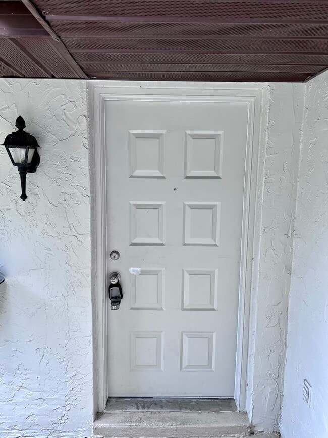 Building Photo - 2/2 Condo In Winter Garden