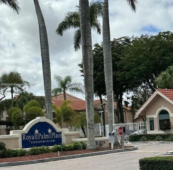 Primary Photo - 10420 SW 158th Ct