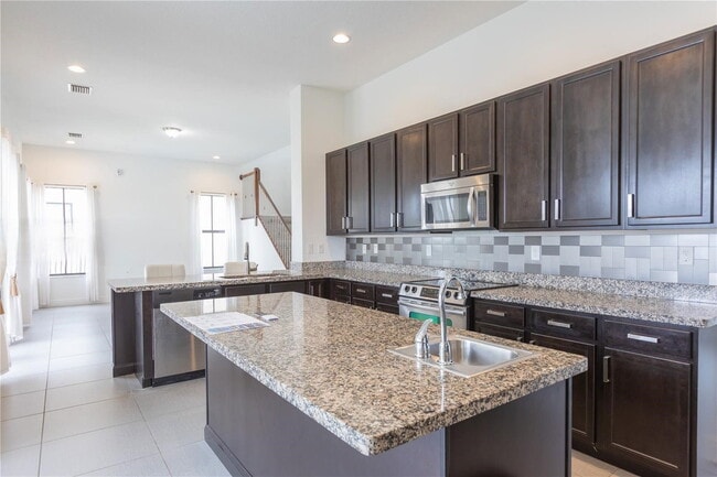 Building Photo - Northwest 82nd Drive, Pembroke Pines, FL 33024 - 4 BR 3 BA single-family home