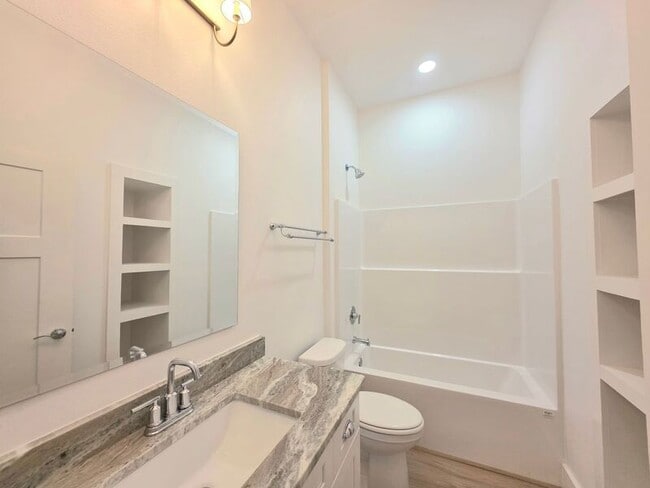 Building Photo - 3299 Bernath Dr