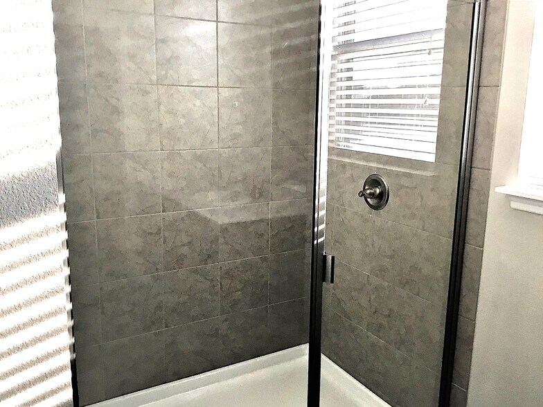 Building Photo - 5817 Monmarte Cove