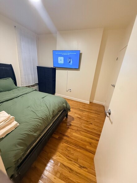 Building Photo - 295 Throop Ave