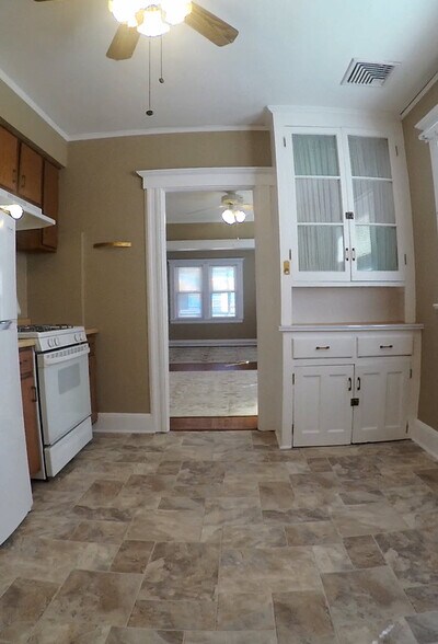 Building Photo - 38 Broughton Ave