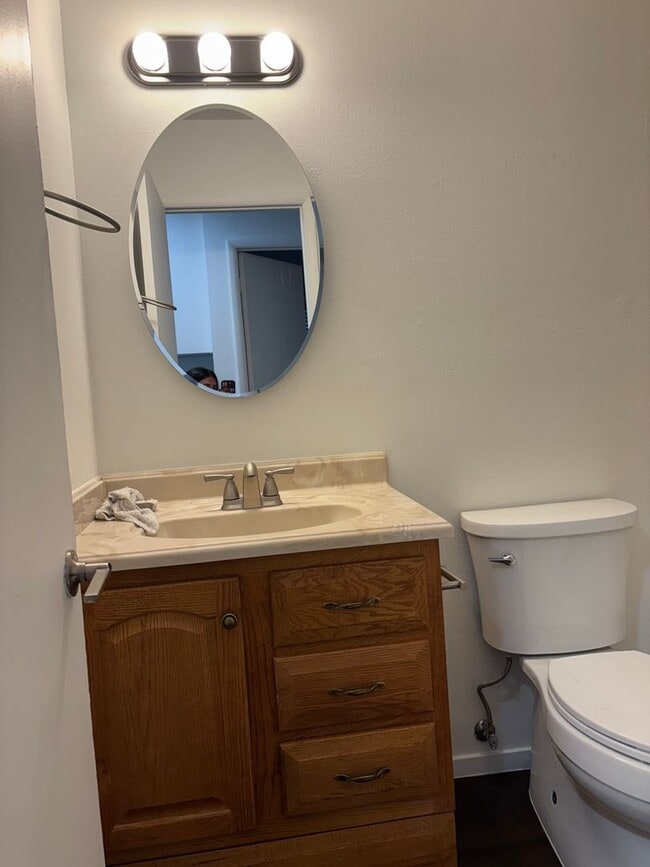 Building Photo - Charming Single-Story 4 Bed 2 Bath