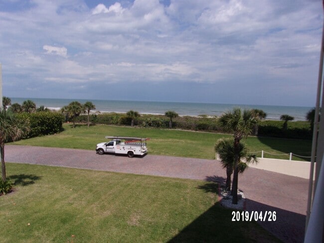Building Photo - Oceanfront 3 BR Condo