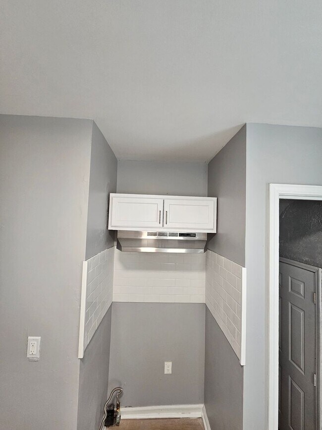 Building Photo - 4196 Buckingham