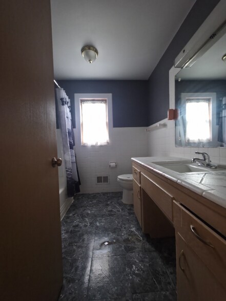 Building Photo - 2866 S 58th St