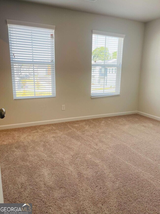 Building Photo - 160 Founders Dr