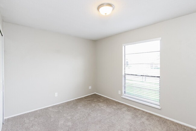 Building Photo - 6505 Alta Oaks Dr