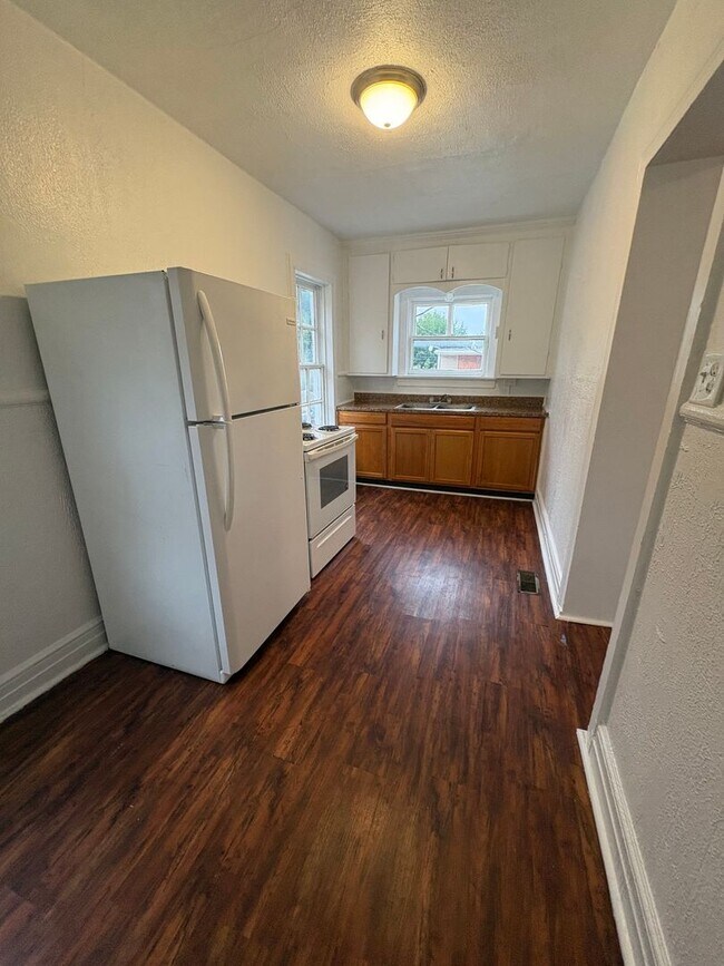 Building Photo - Spacious 2 Bedroom, 2nd Floor Apartment Near York College-York City SD