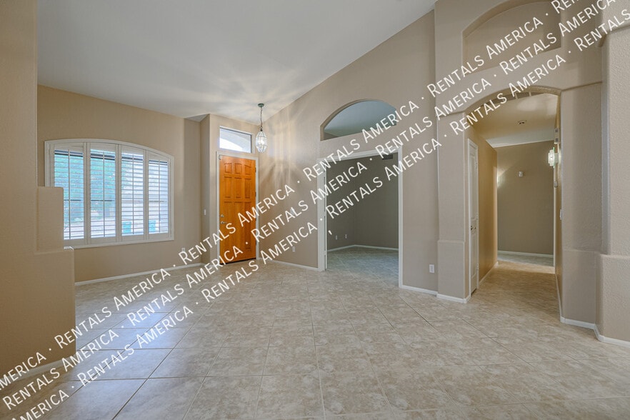 Building Photo - 263 E Ashurst Dr