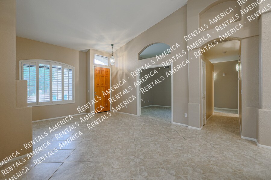 Building Photo - 263 E Ashurst Dr