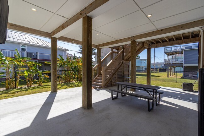 Building Photo - 16511 John Davis Rd