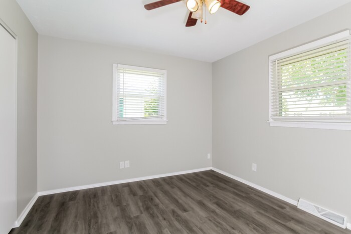 Building Photo - 615 Kenwood Pl