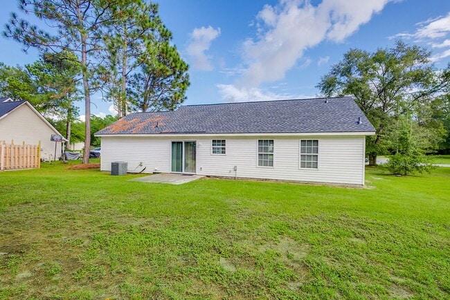 Building Photo - Well-Maintained 3BR, 2BA Home with 1-Car Garage