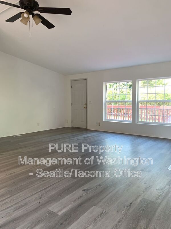 Building Photo - 16008 34th St E