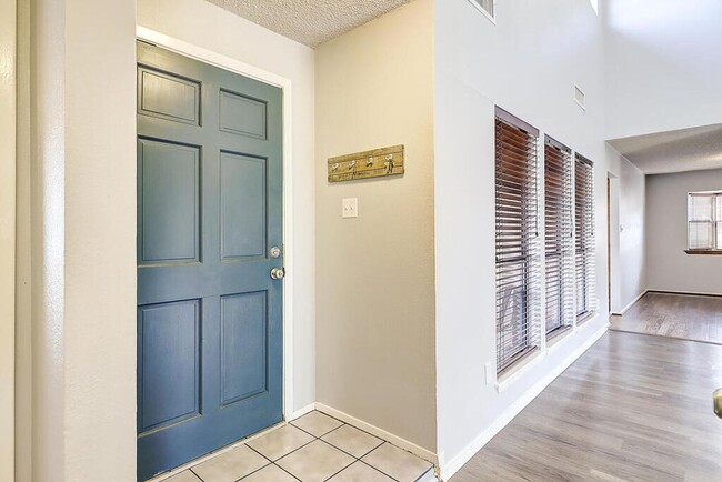 Building Photo - 7034 Powderhorn Ct
