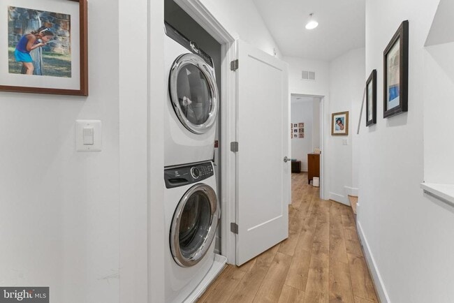 Building Photo - 3533 Bellflower Ln