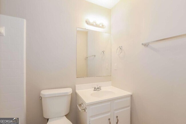 Building Photo - 442 Sherwood Oaks Rd