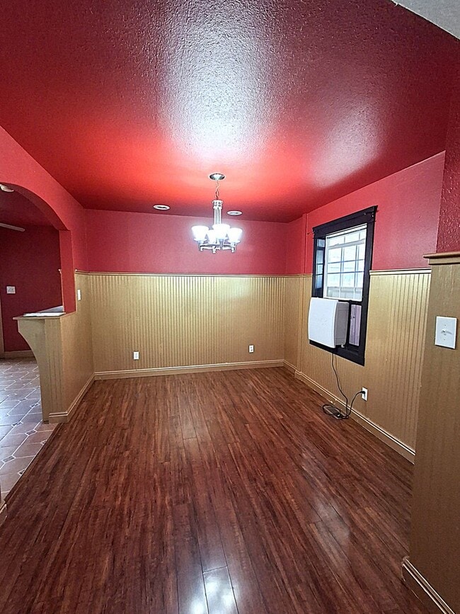 Building Photo - ALL PROSPECTIVE TENANTS MUST SUBMIT A $58 ...
