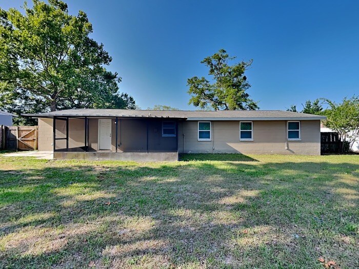 Building Photo - 2816 Commanche Ave