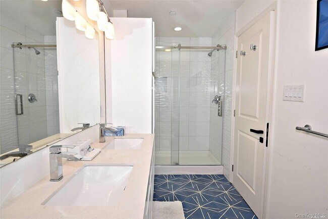 Building Photo - 31 Florida St