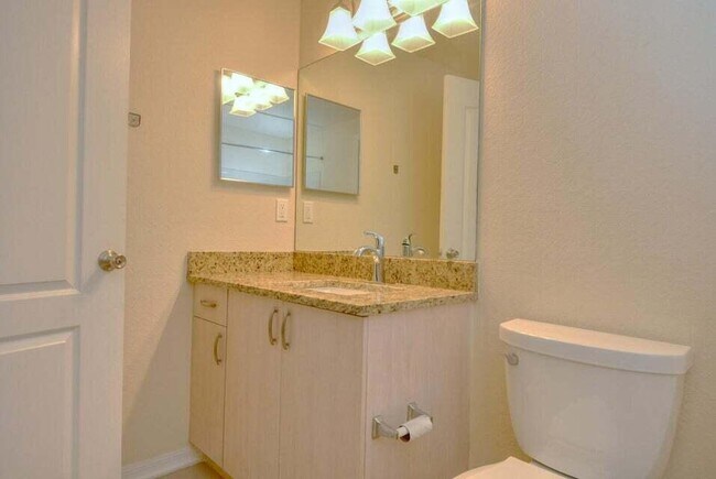 Building Photo - 110 SW Peacock Blvd