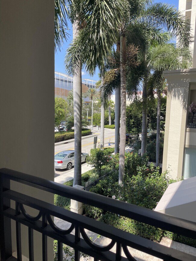 Building Photo - 550 Okeechobee Blvd