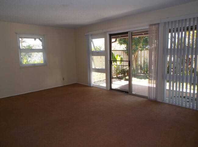 Good size Living Room. Picture only shows part. - 94-190 Anania Dr