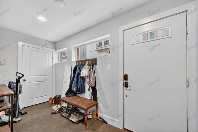 Building Photo - 5618 Lindell Ave