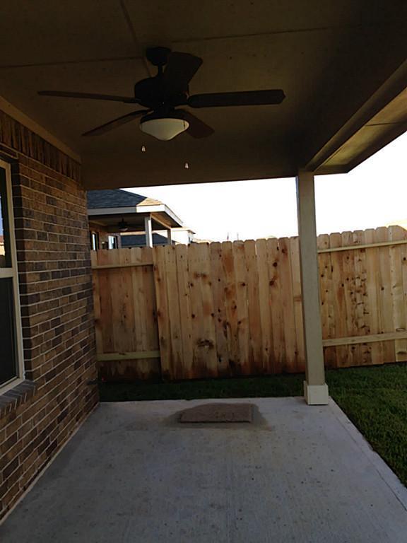 Building Photo - 18214 Russett Green Dr