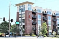 Building Photo - 412 S 13th St