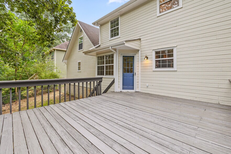 Building Photo - 224 N Brent Dr