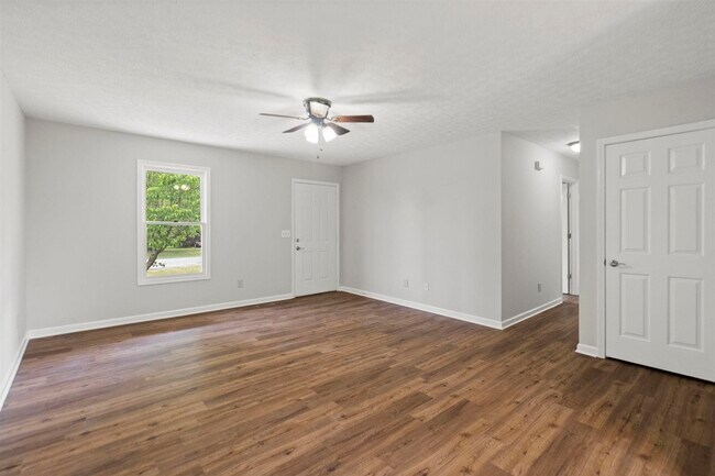 Building Photo - 1204 Derek Dr