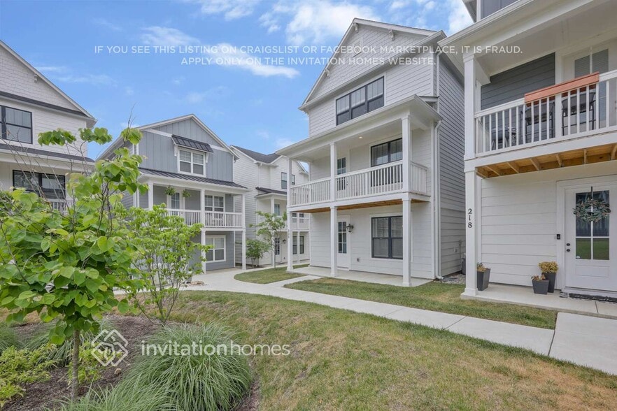 Primary Photo - 220 Founders Ln