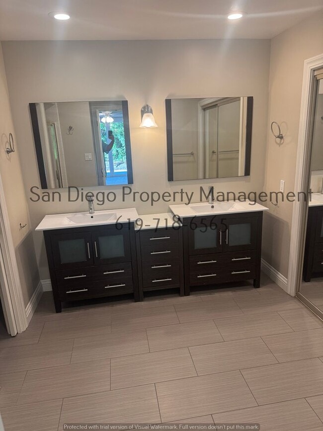 Building Photo - Your La Jolla Sanctuary: Where Luxury Meet...