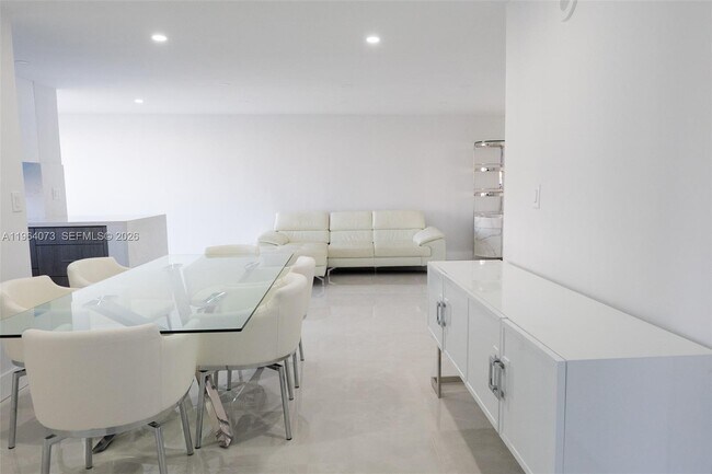 Building Photo - 17021 N Bay Rd