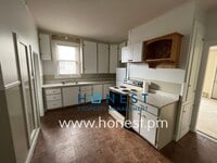 Building Photo - 8 Lasalle St