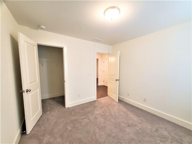 Building Photo - 389 Auburn Valley Wy